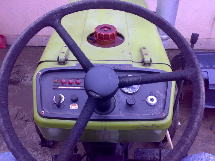 25022010531 - min traktor