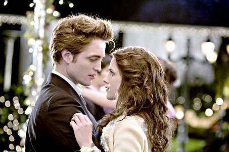 large_Twilight_Kristen_Stewart_Robert_Pattison - Twilight