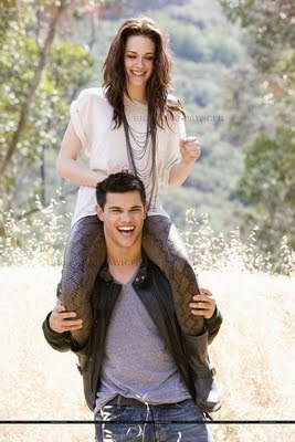 post_image-taylor-lautner-kristen-stewart-photos-09162009-02 - Twilight