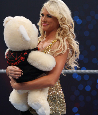 Diva-Kelly-Kelly-With-Her-Teddy
