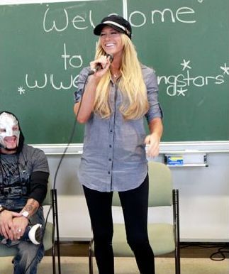 Kelly-Kelly-addressing-her-fans