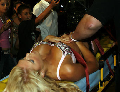 WWE-Kelly-Kelly-Injured-Pictures