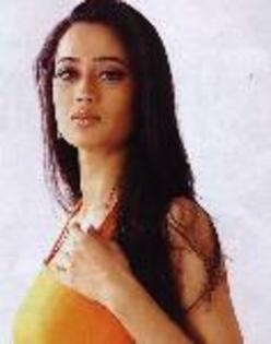 971_1054_shweta_tiwari_pos_tn