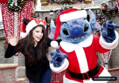 Selena - Selena la Disneyland