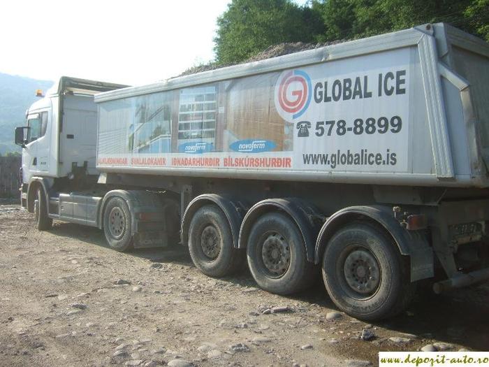 Camioane-Scania-124%20la-698-3[2]