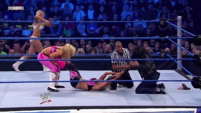 normal_WWE_SmackDown_10_22_10_Michelle_McCool_Layla_vs_Kelly_Kelly_Natalya_720p_AC3_5_1_x264_mkv_000