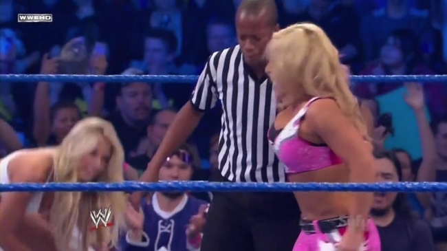 normal_WWE_SmackDown_10_22_10_Michelle_McCool_Layla_vs_Kelly_Kelly_Natalya_720p_AC3_5_1_x264_mkv_000