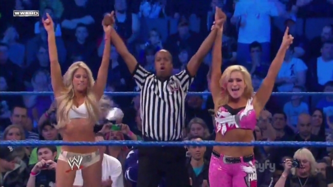 normal_WWE_SmackDown_10_22_10_Michelle_McCool_Layla_vs_Kelly_Kelly_Natalya_720p_AC3_5_1_x264_mkv_000