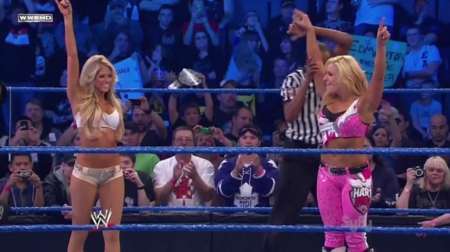 normal_WWE_SmackDown_10_22_10_Michelle_McCool_Layla_vs_Kelly_Kelly_Natalya_720p_AC3_5_1_x264_mkv_000