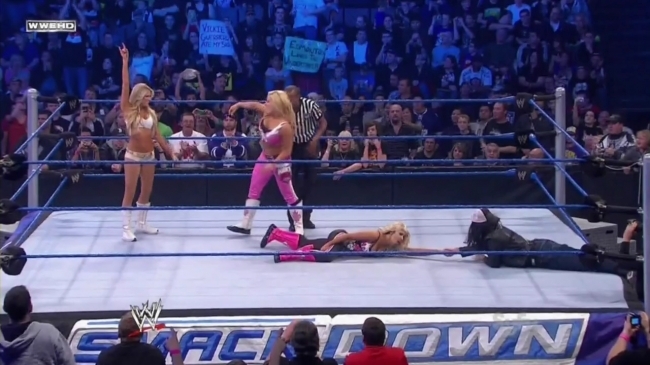 normal_WWE_SmackDown_10_22_10_Michelle_McCool_Layla_vs_Kelly_Kelly_Natalya_720p_AC3_5_1_x264_mkv_000