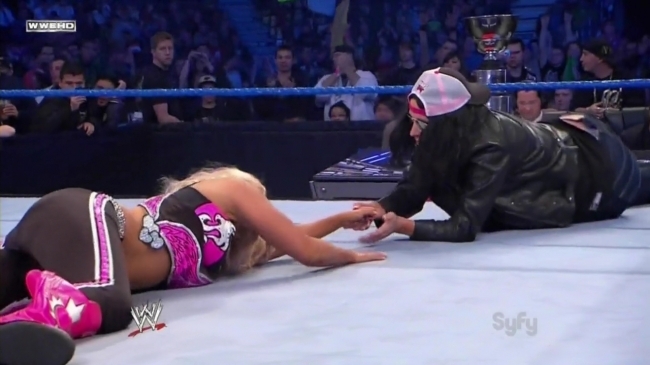 normal_WWE_SmackDown_10_22_10_Michelle_McCool_Layla_vs_Kelly_Kelly_Natalya_720p_AC3_5_1_x264_mkv_000