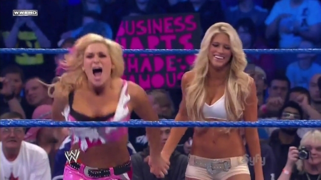 normal_WWE_SmackDown_10_22_10_Michelle_McCool_Layla_vs_Kelly_Kelly_Natalya_720p_AC3_5_1_x264_mkv_000