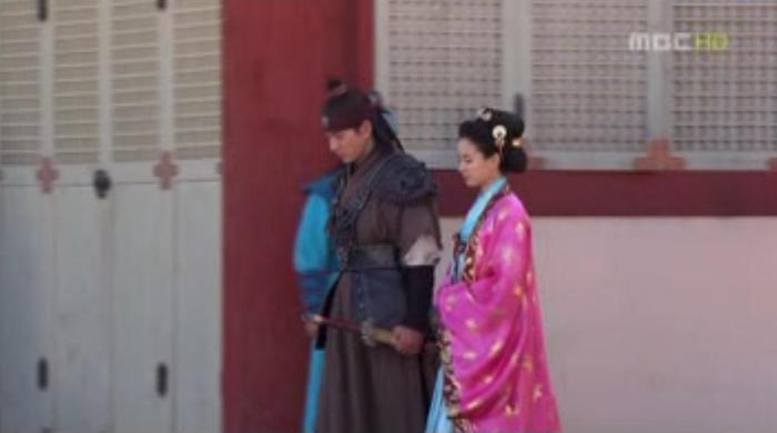 Couple walks together~ ^^ - Bax poze jumong