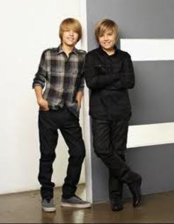 cole sprouse si dylan sprouse