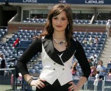 demi lovato - poze cu diverse vedete
