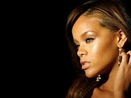 rihanna1 - poze cu diverse vedete