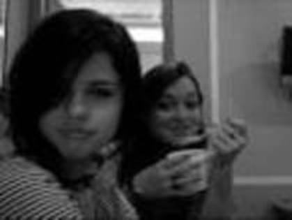 rara 6 - poze selena gomez rare