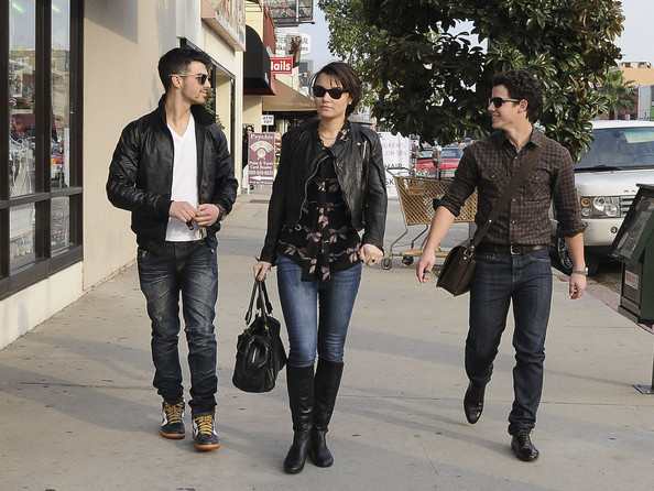 Joe+Jonas+Joe+Nick+Jonas+Samantha+Barks+West+lEAyP60PsYal - Joe and Nick Jonas and Samantha Barks in West Hollywood