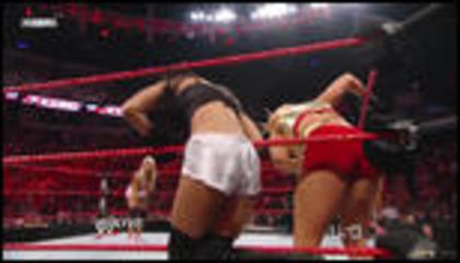 2045086_image016 - 6 Divas Mayweather Melee Match