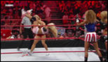 2045090_image019 - 6 Divas Mayweather Melee Match