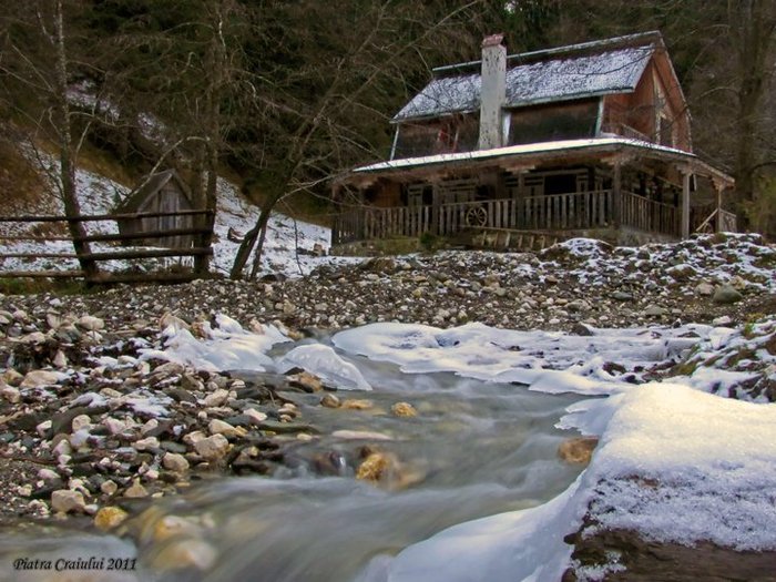 cabana - Piatra Craiului 2011