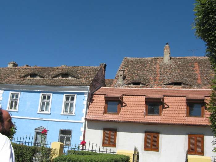 case cu ochi?!?!; Stilul arhitectural al caselor din Sibiu
