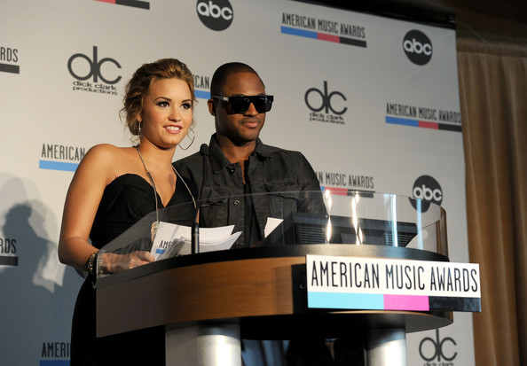 Demi+Lovato+2010+American+Music+Awards+Nominations+gagcRS9aJISl - for demzzsweetremember