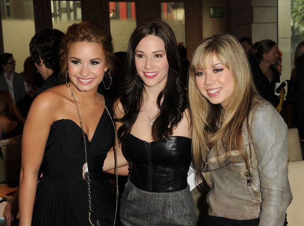 Demi+Lovato+2010+American+Music+Awards+Nominations+hO3zUAzxswzl