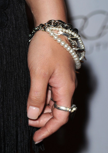 Demi+Lovato+ARCADE+Boutiques+Autumn+Party+OIKAxvkHzahl