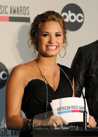 Demi+Lovato+2010+American+Music+Awards+Nominations+qQQZum63fVll - for you