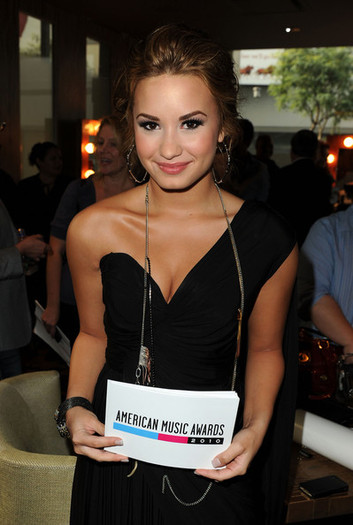 Demi+Lovato+2010+American+Music+Awards+Nominations+Wjf3i-gZA70l