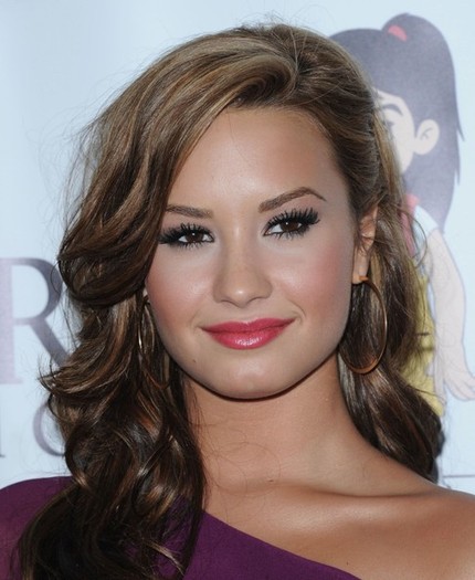 Demi+Lovato+PADRES+Contra+El+Cancer+FC7KO_JDmTml - for you