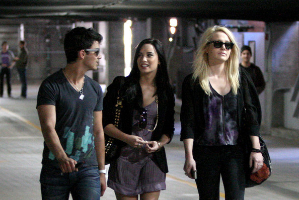 Joe+and+Demi+go+to+church+5ah70hWp1aXl - Joe Jonas and Demi Lovato Go to Church