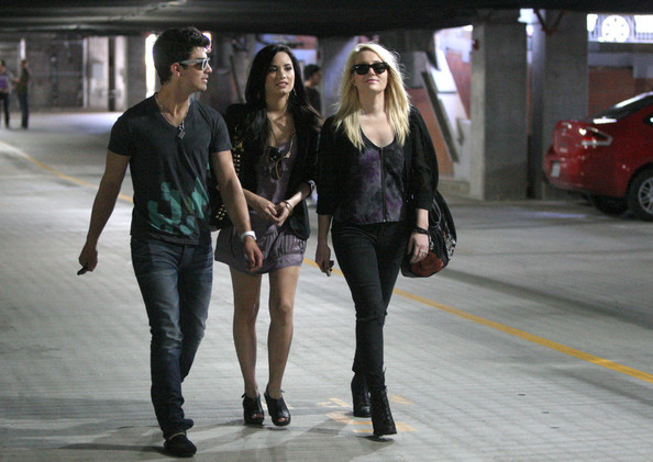 Joe+and+Demi+go+to+church+gmmX_G_sqRhl - Joe Jonas and Demi Lovato Go to Church