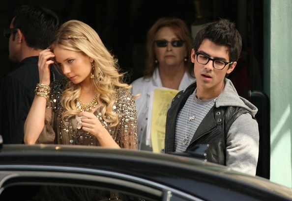 Joe+Jonas+Set+JONAS+Santa+Monica+2+9LqWY6Rh1nCl - Joe Jonas On Set Of JONAS In Santa Monica 2