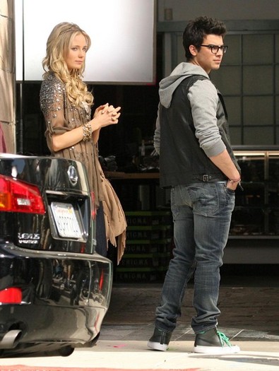 Joe+Jonas+Set+JONAS+Santa+Monica+2+mdFIf2dOq38l - Joe Jonas On Set Of JONAS In Santa Monica 2