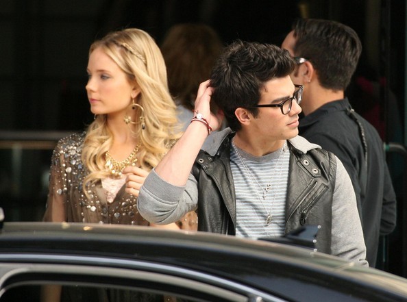 Joe+Jonas+Set+JONAS+Santa+Monica+2+zhYQcSq-xD7l - Joe Jonas On Set Of JONAS In Santa Monica 2