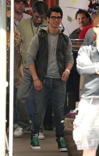 Joe+Jonas+Set+JONAS+Santa+Monica+2+ZWYqPWe4Nzll - Joe Jonas On Set Of JONAS In Santa Monica 2