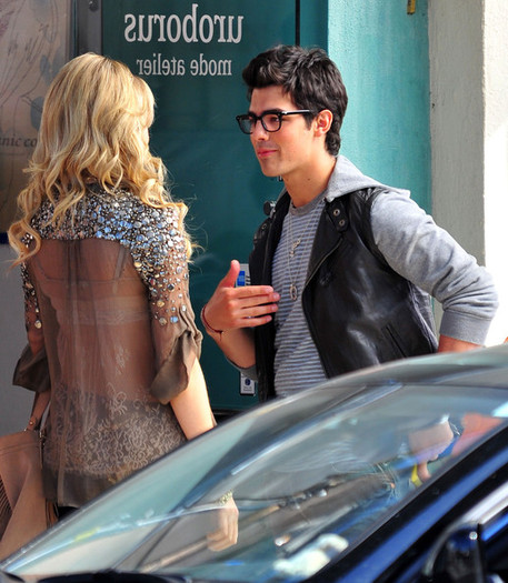 Joe+Jonas+Set+JONAS+Santa+Monica+4+JYDmNeefQ02l - Joe Jonas On Set Of JONAS In Santa Monica 4