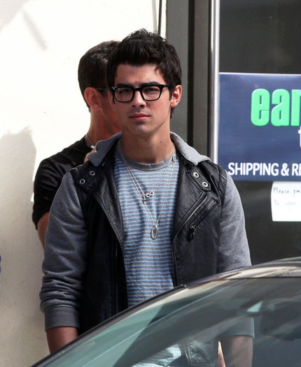 Joe+Jonas+Set+JONAS+Santa+Monica+p32bEgMnFzcl