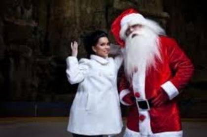 Inna si Mos Craciun - poze i need you for christmas