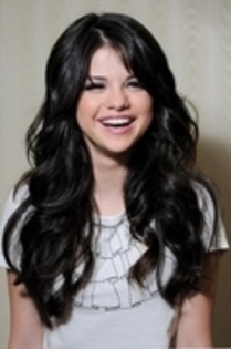 25628410_LMIJKHZMD - selena 79