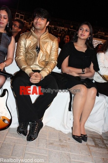 normal_Sharad_Malhotra_and_Divyanka_Tripathi