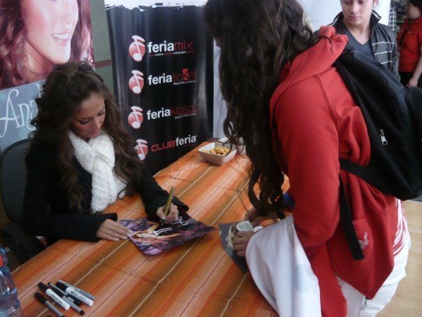 012 - Any tarde de autografos en Chile