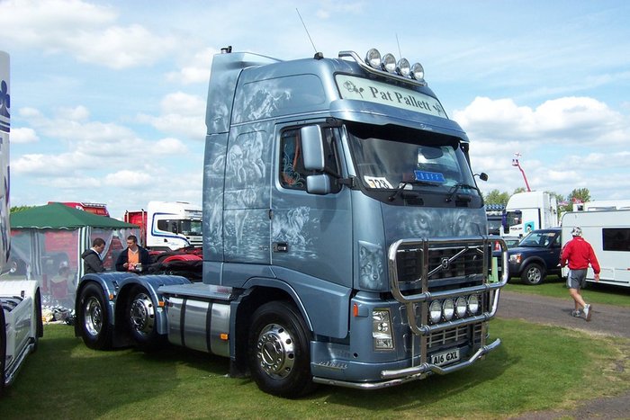 Volvo_FH_wolf_artwork_by_speedytails[1]