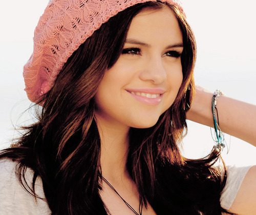 Selena-selena-gomez-17728685-500-419[1] - selena gomez