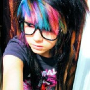 17-emo-girl-150x150 - 00000-x-Emo girls