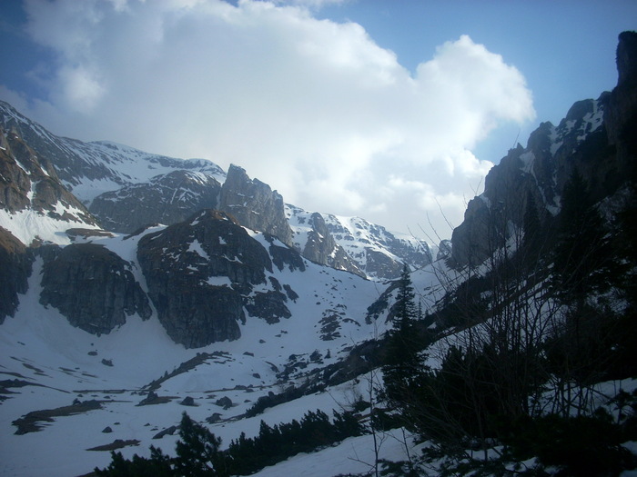 Valea glaciara Malaiesti; bucegi munte peisaj
