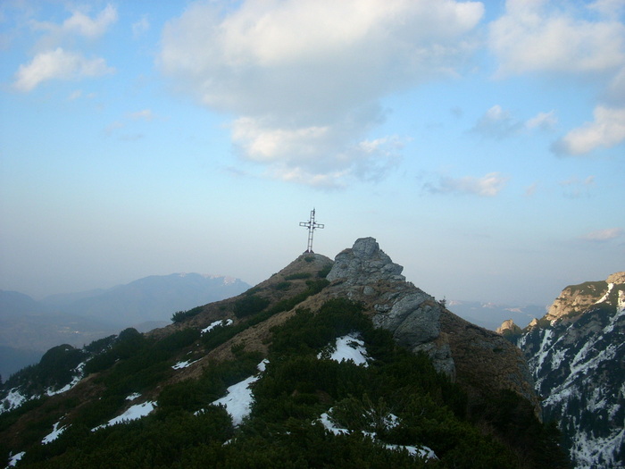 Crucea de pe Padina Crucii Malaiesti; bucegi munte peisaj
