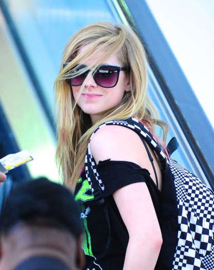 avril_lavigne_1275745714 - Avril Lavigne C